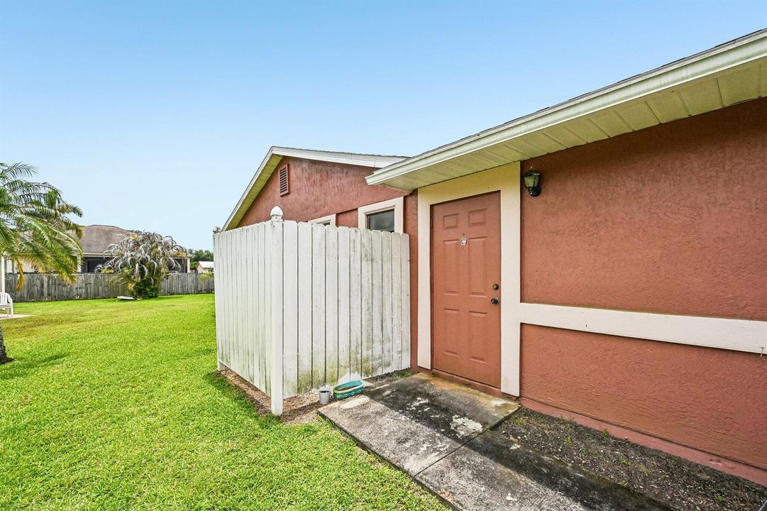 12-web-or-mls-SW Mercer St-S3105-050