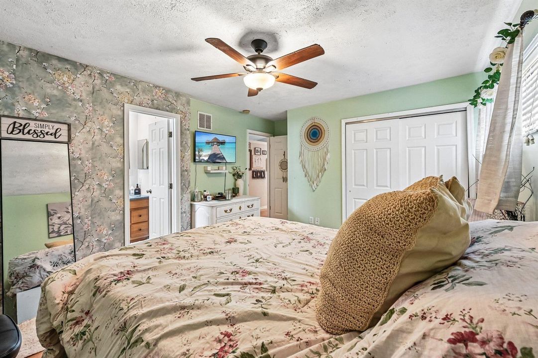 20-web-or-mls-SW Mercer St-S3105-033