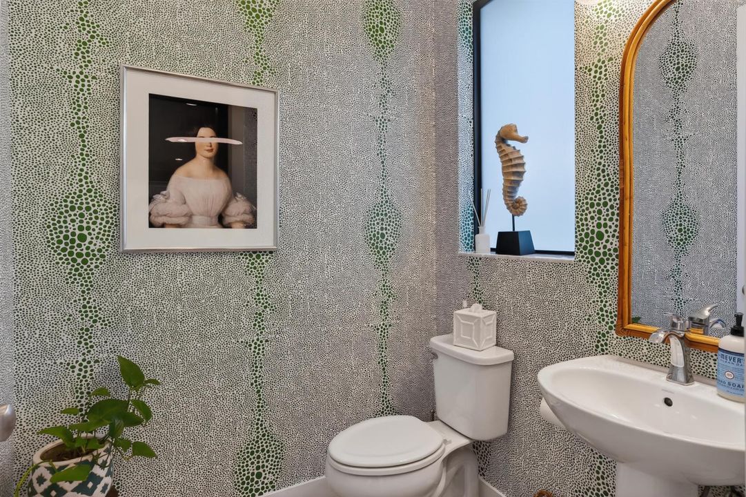 Powder/Cabana Bath