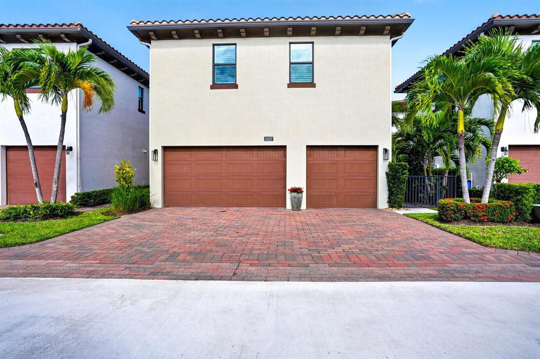3-Car Garage