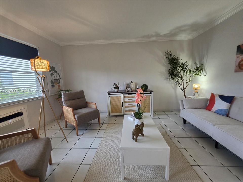 For Sale: $60,000 (1 beds, 1 baths, 688 Square Feet)
