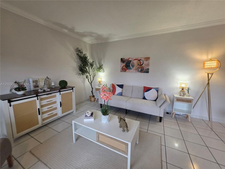 For Sale: $60,000 (1 beds, 1 baths, 688 Square Feet)
