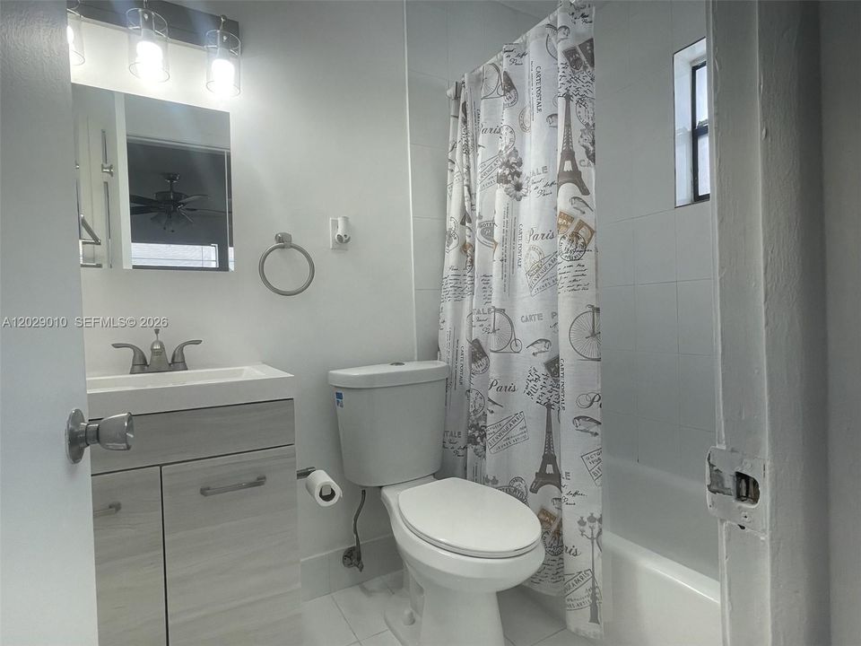 Recently Rented: $1,650 (1 beds, 1 baths, 580 Square Feet)