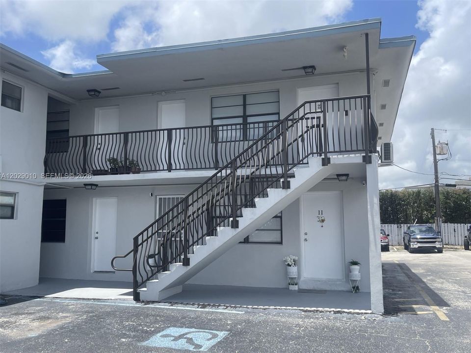 Recently Rented: $1,650 (1 beds, 1 baths, 580 Square Feet)