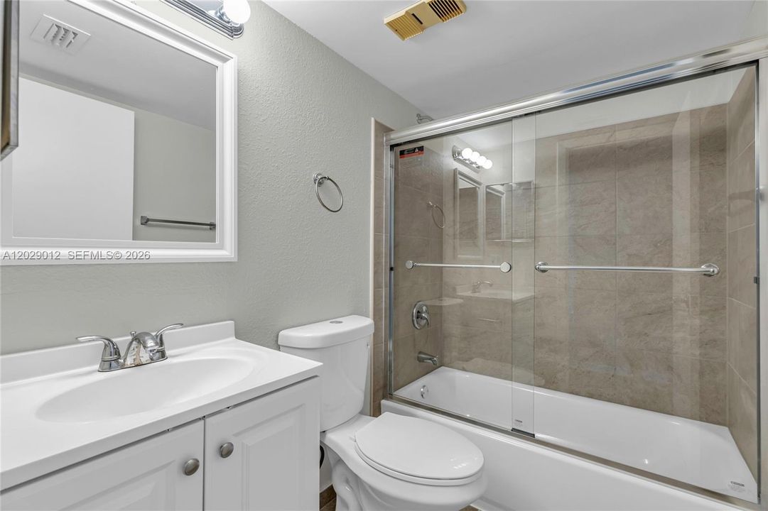 For Rent: $2,050 (2 beds, 2 baths, 986 Square Feet)