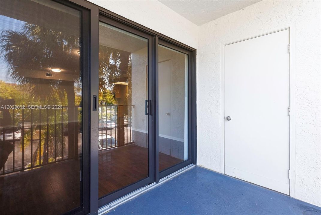 For Rent: $2,050 (2 beds, 2 baths, 986 Square Feet)