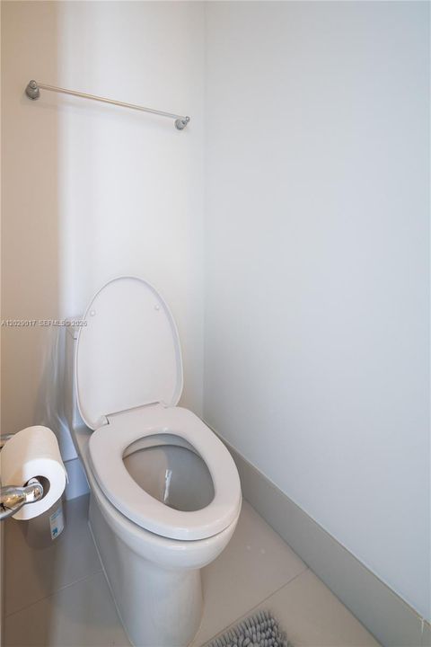 Под контрактом: $8,600 (4 спален, 4 ванн, 2007 Квадратных фут)