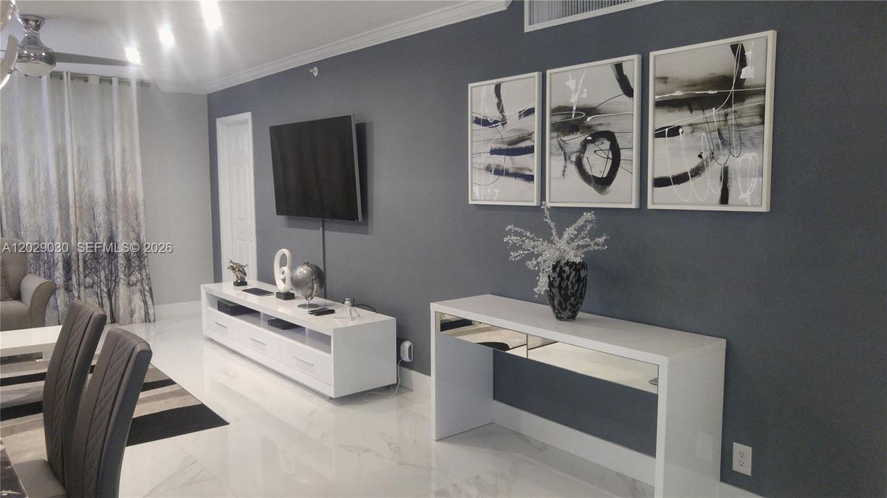 En Venta: $429,000 (1 camas, 1 baños, 793 Pies cuadrados)