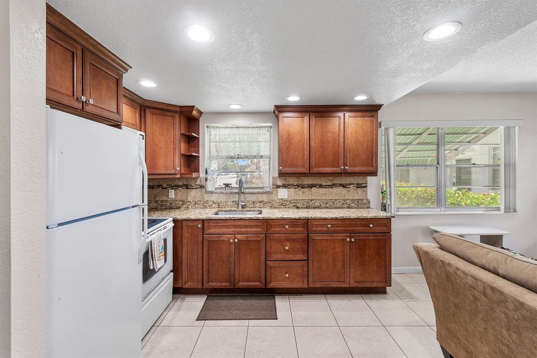 011-57CanterburyC-WestPalmBeach-FL-33417