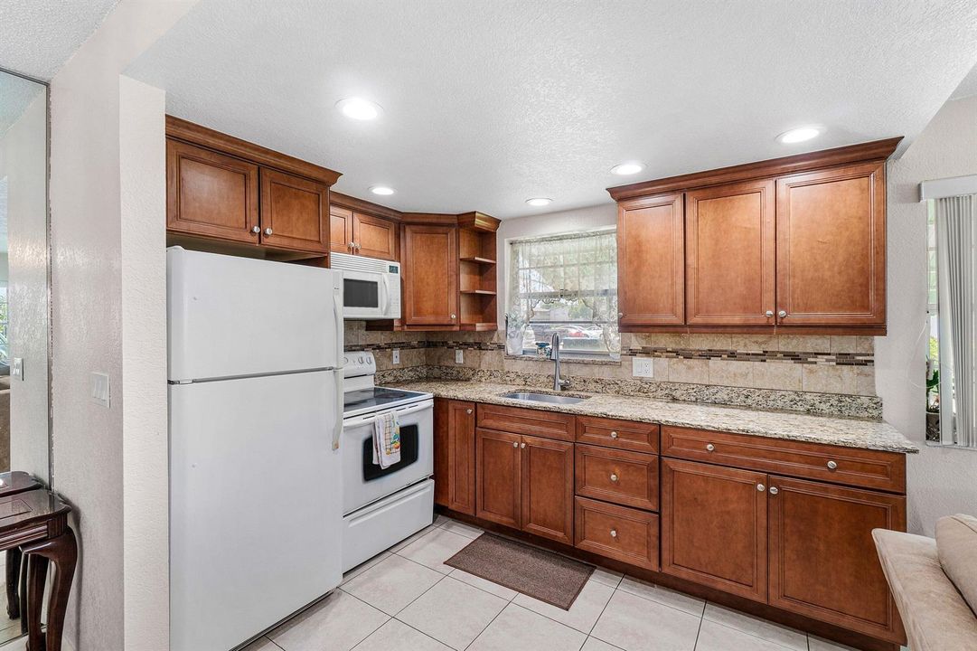 010-57CanterburyC-WestPalmBeach-FL-33417