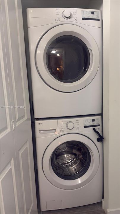 For Rent: $2,650 (1 beds, 1 baths, 672 Square Feet)