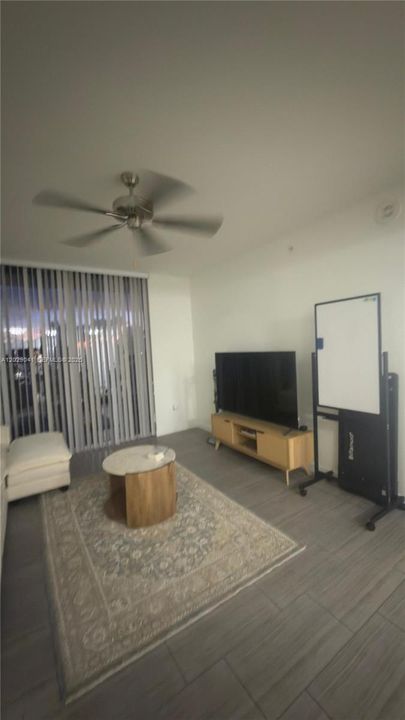For Rent: $2,650 (1 beds, 1 baths, 672 Square Feet)