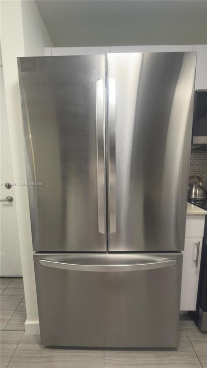 For Rent: $2,650 (1 beds, 1 baths, 672 Square Feet)