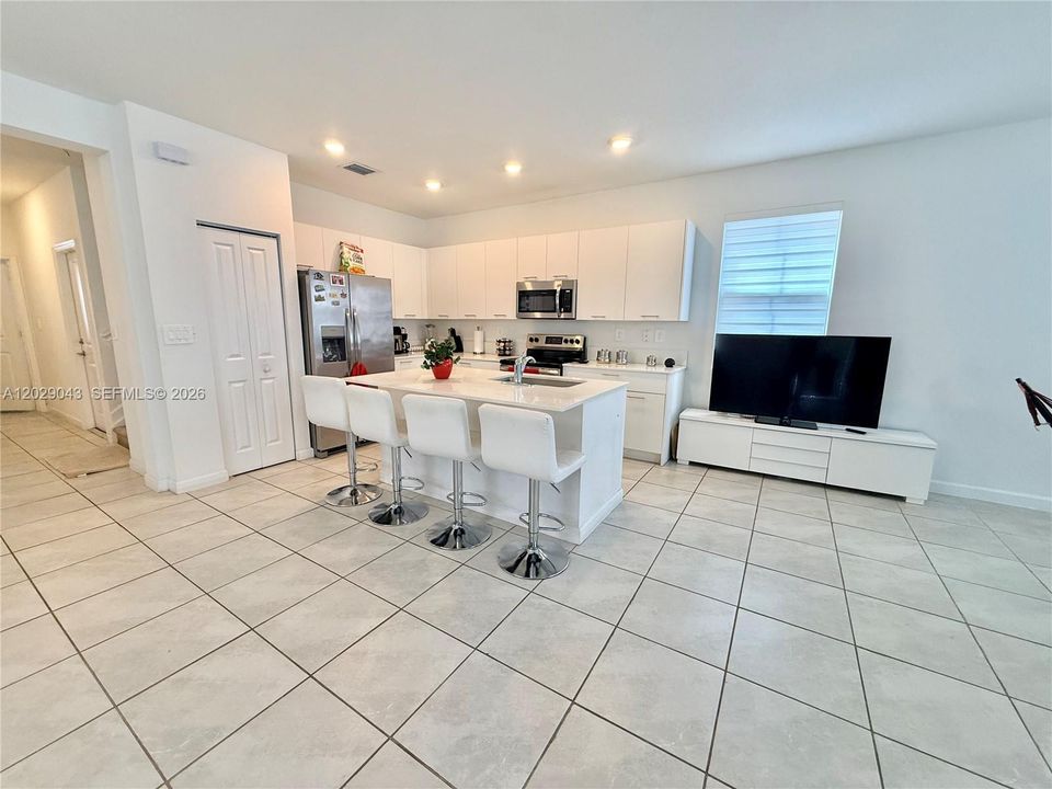 For Sale: $670,000 (4 beds, 3 baths, 2107 Square Feet)