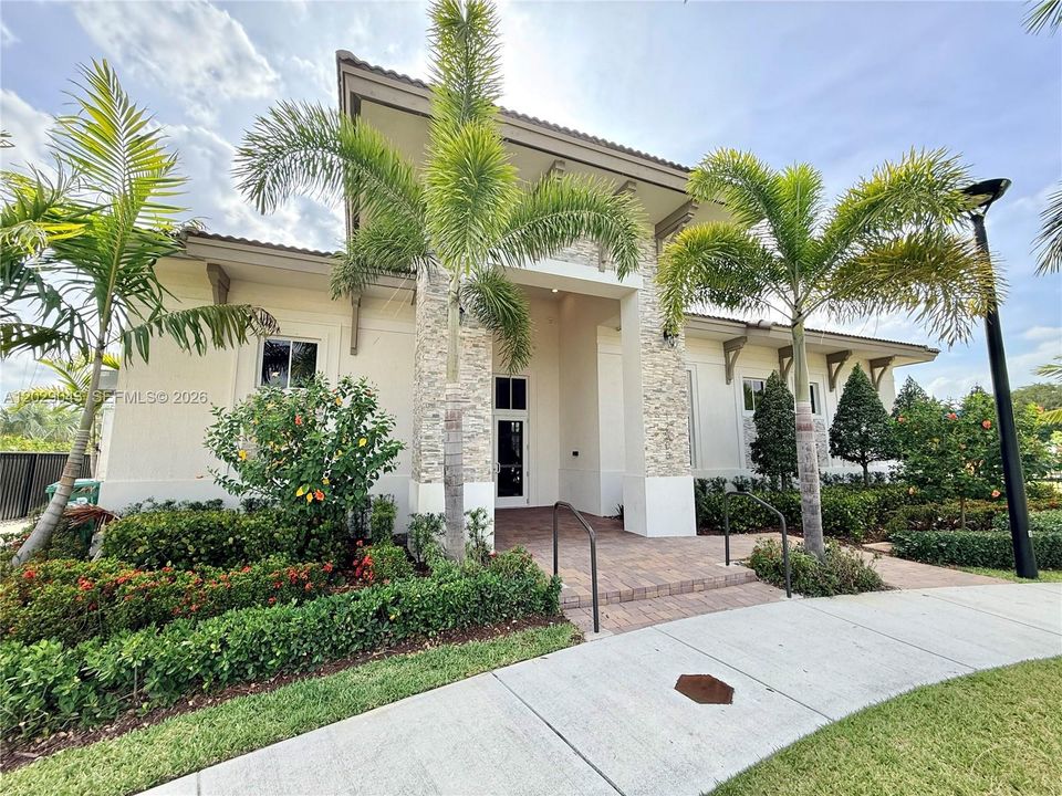 For Sale: $670,000 (4 beds, 3 baths, 2107 Square Feet)
