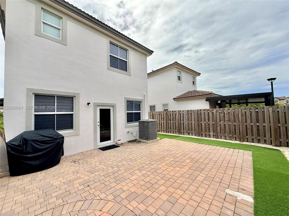 For Sale: $670,000 (4 beds, 3 baths, 2107 Square Feet)