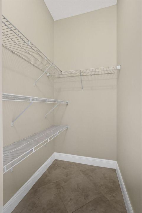2nd Bedroom Closet