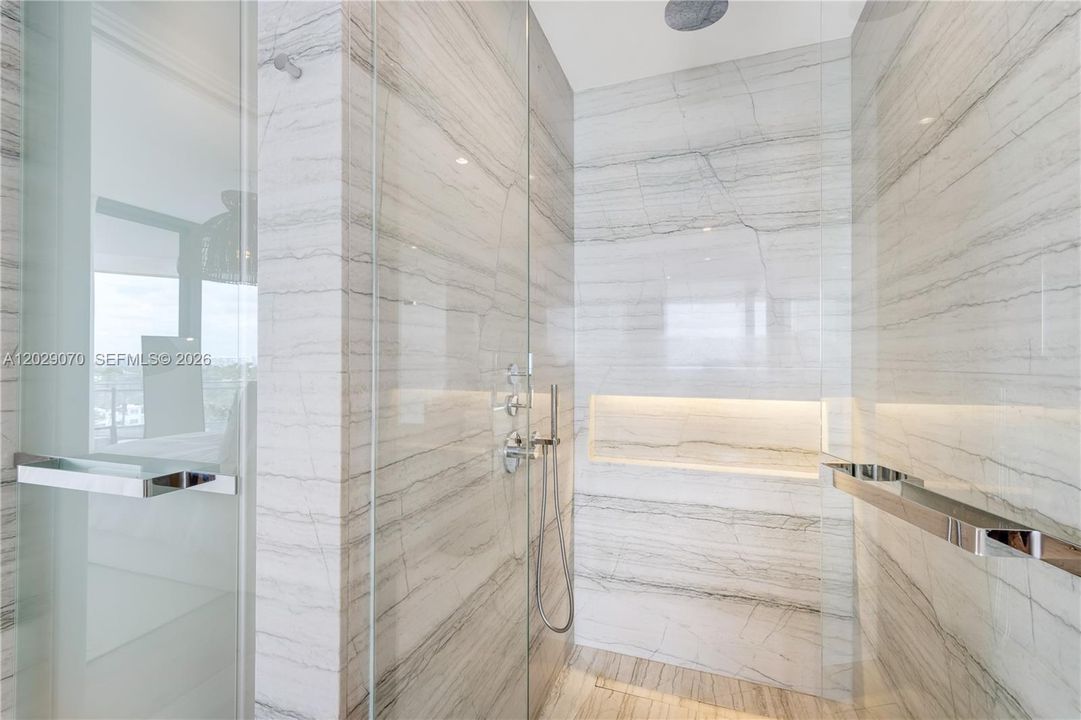 For Rent: $25,000 (2 beds, 2 baths, 1522 Square Feet)