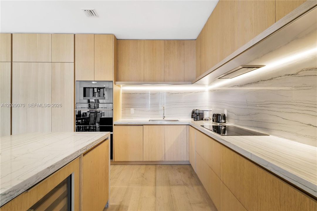 For Rent: $25,000 (2 beds, 2 baths, 1522 Square Feet)