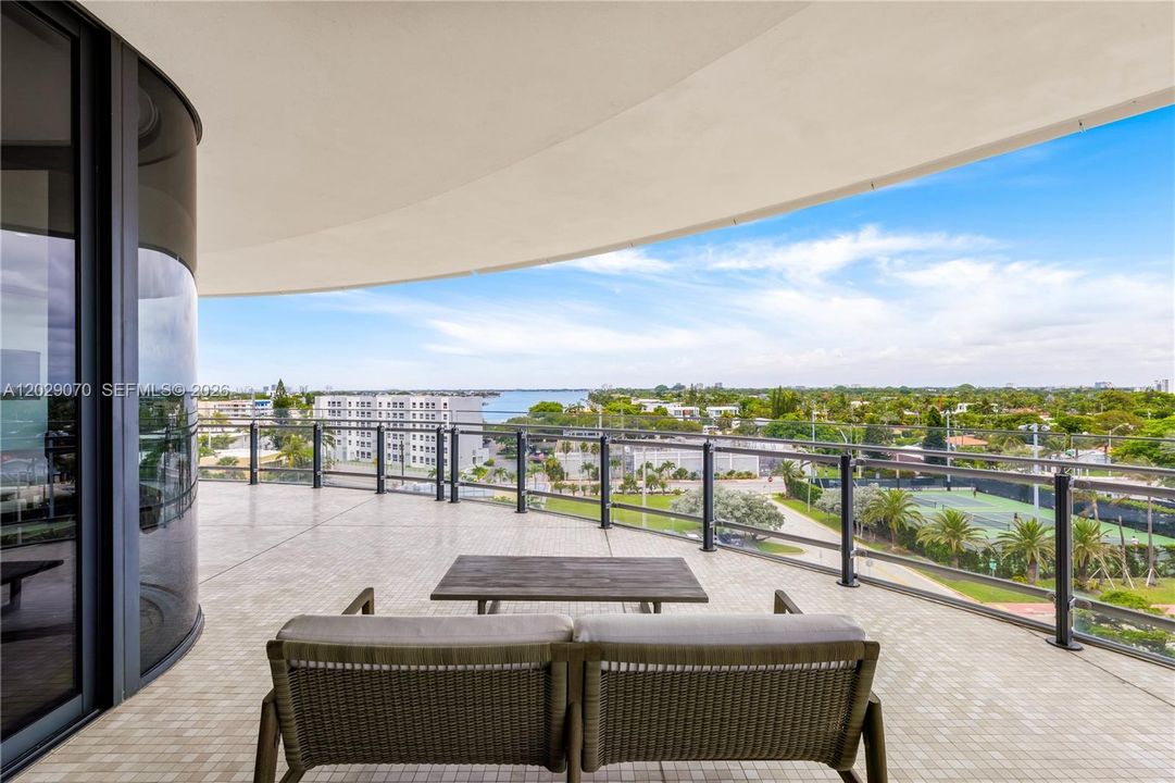 For Rent: $25,000 (2 beds, 2 baths, 1522 Square Feet)