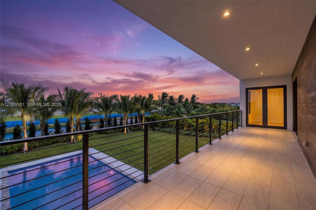 For Sale: $3,100,000 (5 beds, 6 baths, 5368 Square Feet)