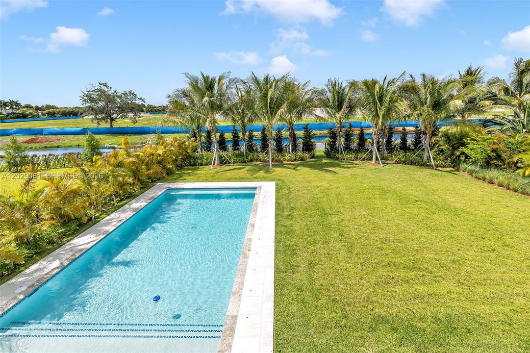 For Sale: $3,100,000 (5 beds, 6 baths, 5368 Square Feet)