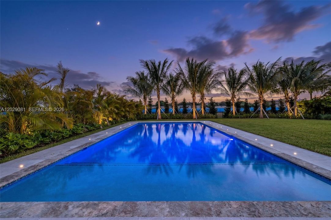 For Sale: $3,100,000 (5 beds, 6 baths, 5368 Square Feet)