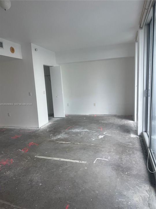 For Sale: $325,000 (0 beds, 1 baths, 580 Square Feet)
