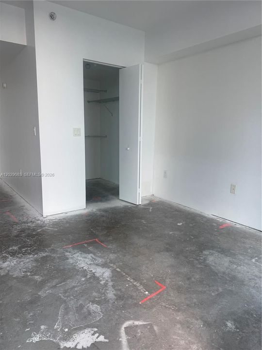 For Sale: $325,000 (0 beds, 1 baths, 580 Square Feet)