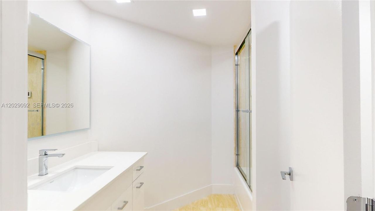 В аренду: $10,800 (4 спален, 4 ванн, 3400 Квадратных фут)