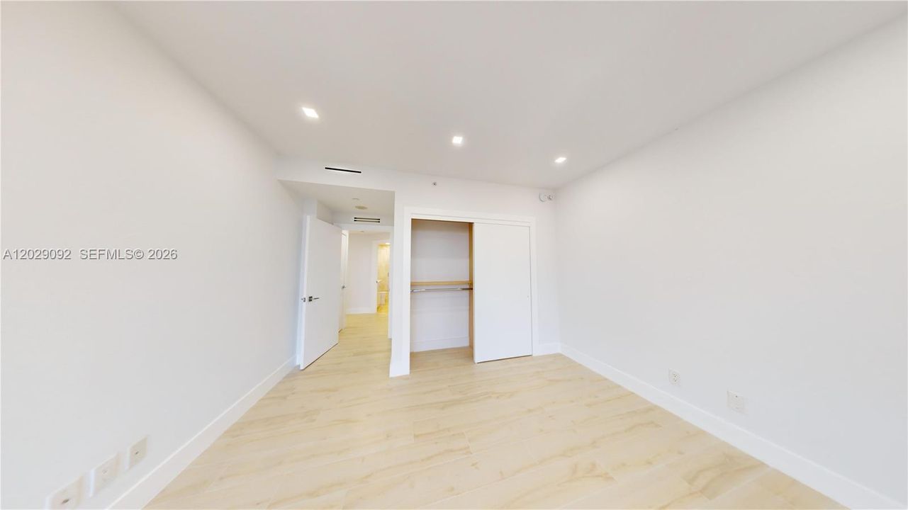 В аренду: $10,800 (4 спален, 4 ванн, 3400 Квадратных фут)