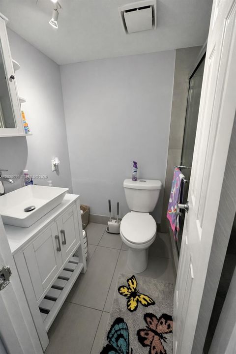 Под контрактом: $295,000 (3 спален, 2 ванн, 1624 Квадратных фут)