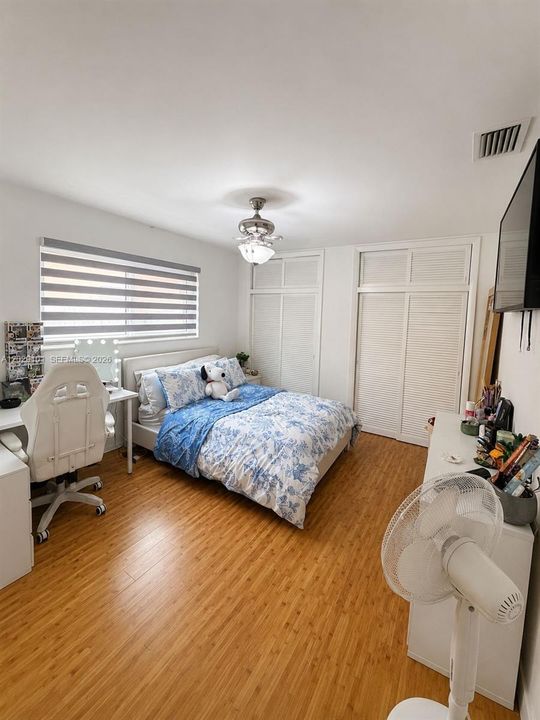 For Sale: $585,000 (3 beds, 2 baths, 1611 Square Feet)