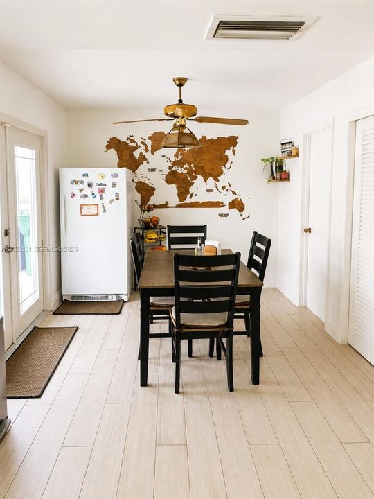 For Sale: $585,000 (3 beds, 2 baths, 1611 Square Feet)
