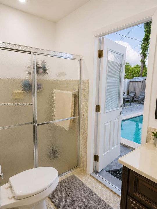 For Sale: $585,000 (3 beds, 2 baths, 1611 Square Feet)