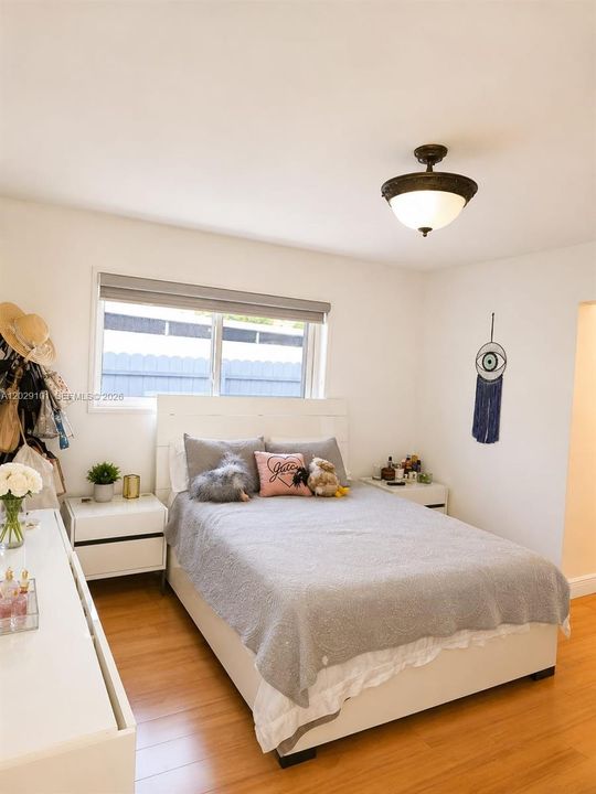 For Sale: $585,000 (3 beds, 2 baths, 1611 Square Feet)