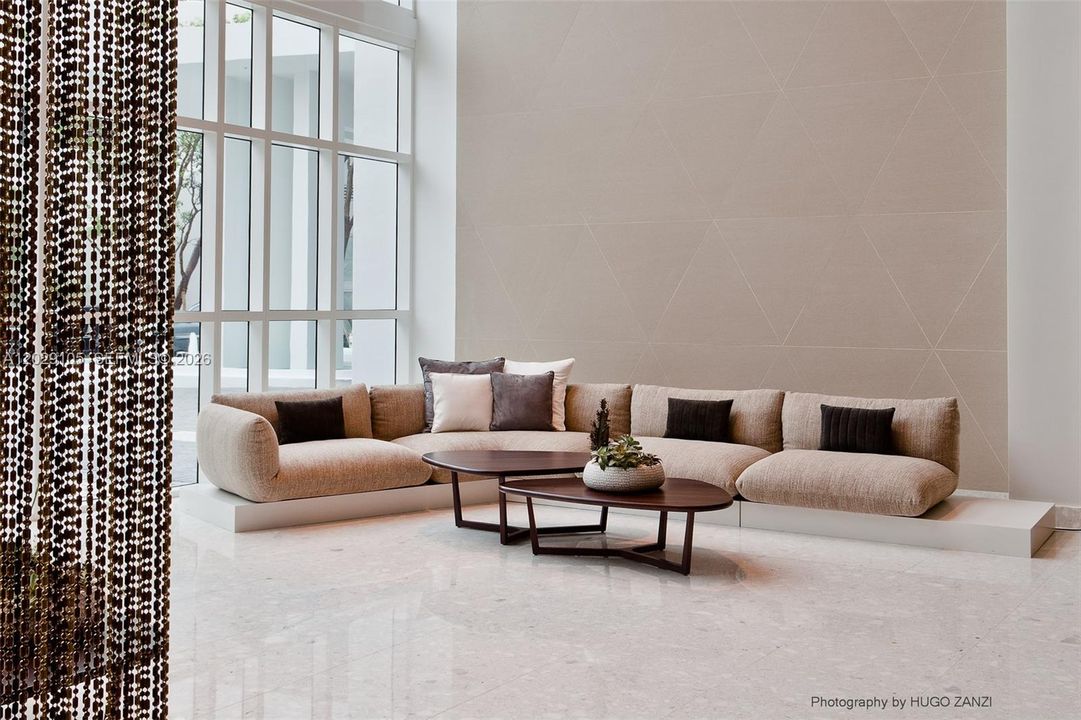 For Sale: $1,100,000 (2 beds, 2 baths, 1128 Square Feet)
