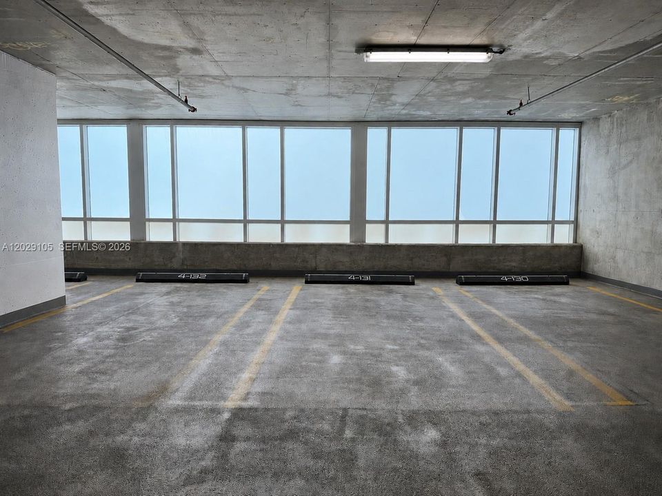 For Sale: $1,100,000 (2 beds, 2 baths, 1128 Square Feet)