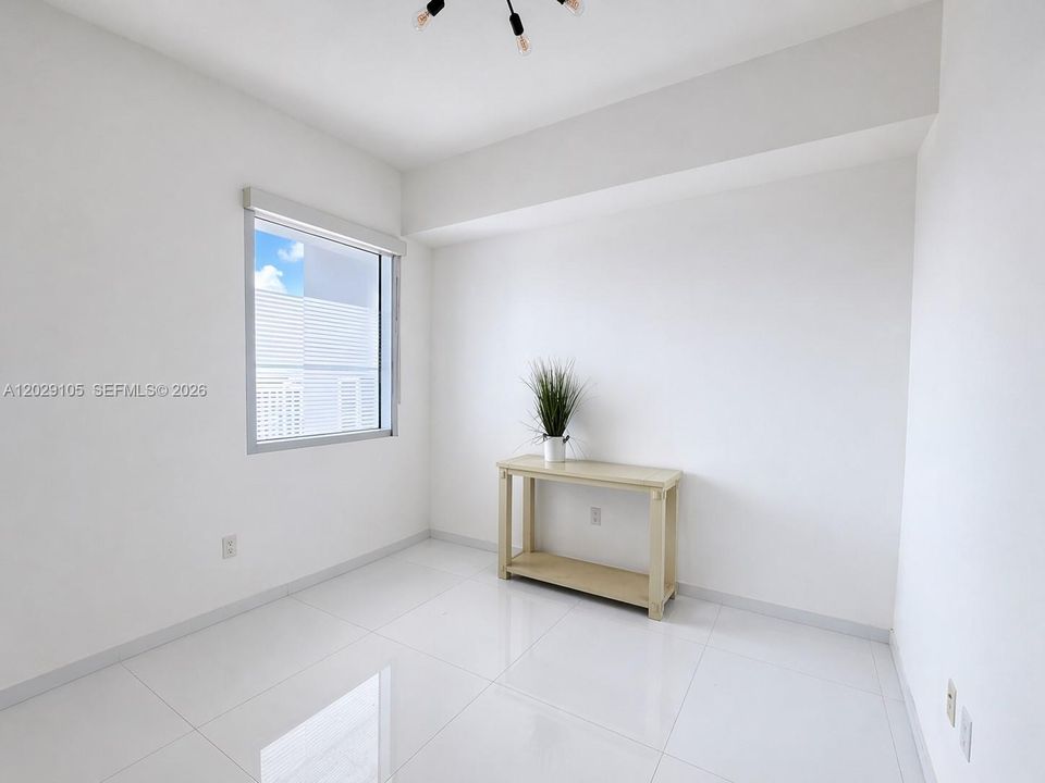 For Sale: $1,100,000 (2 beds, 2 baths, 1128 Square Feet)