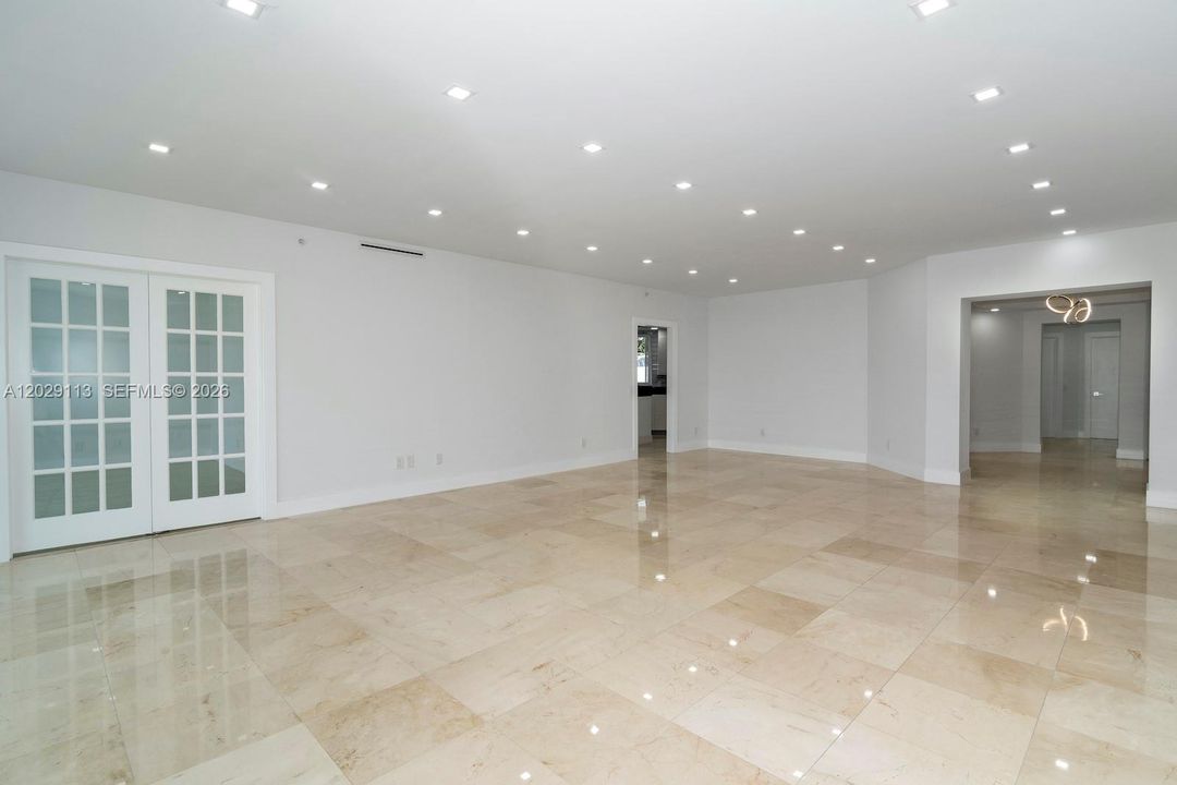 For Sale: $1,280,000 (4 beds, 4 baths, 3400 Square Feet)