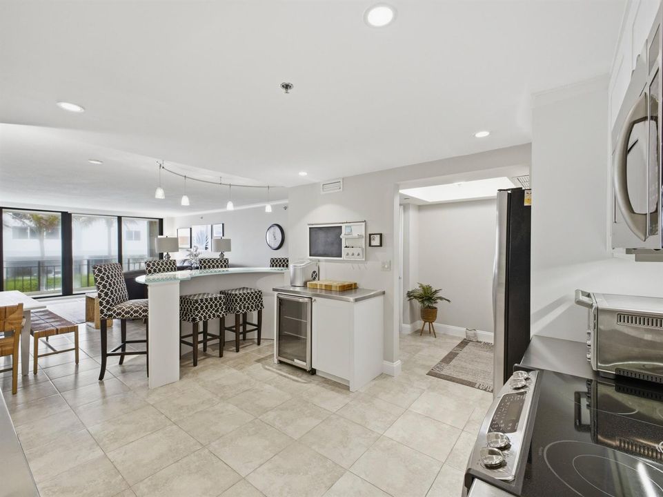 Kitchen to Breakfast Bar