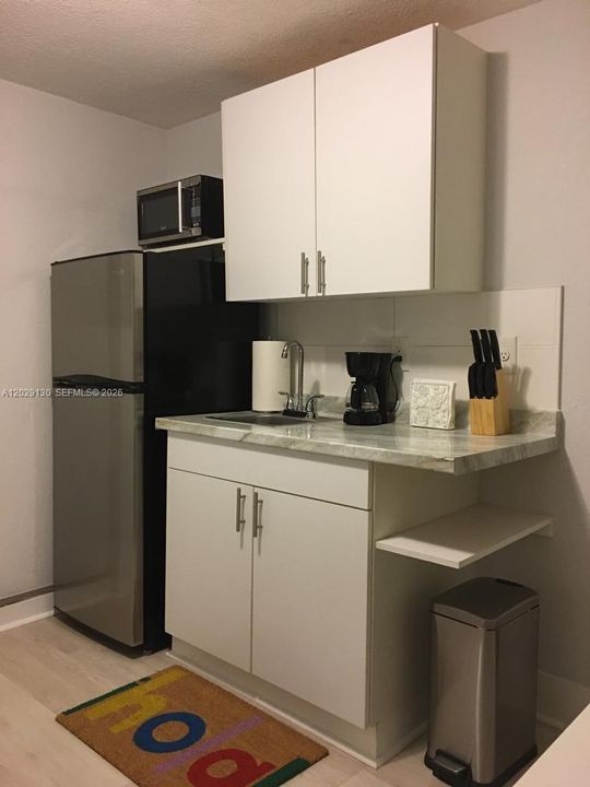 В аренду: $1,300 (1 спален, 1 ванн, 1774 Квадратных фут)