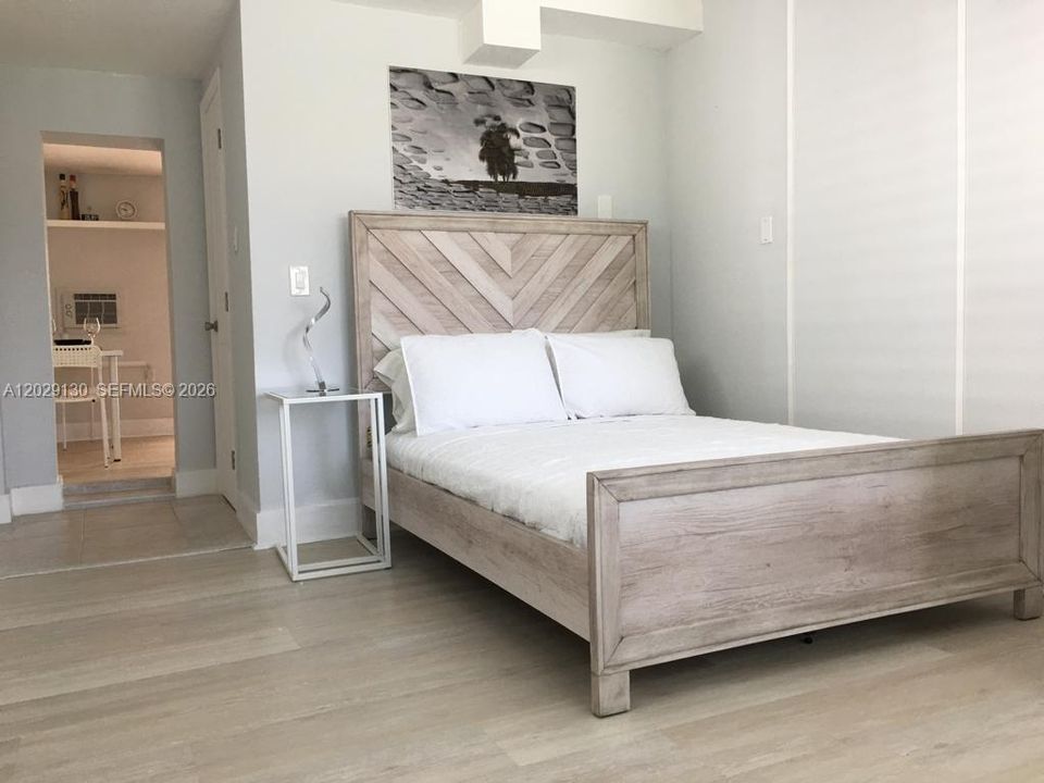 В аренду: $1,300 (1 спален, 1 ванн, 1774 Квадратных фут)