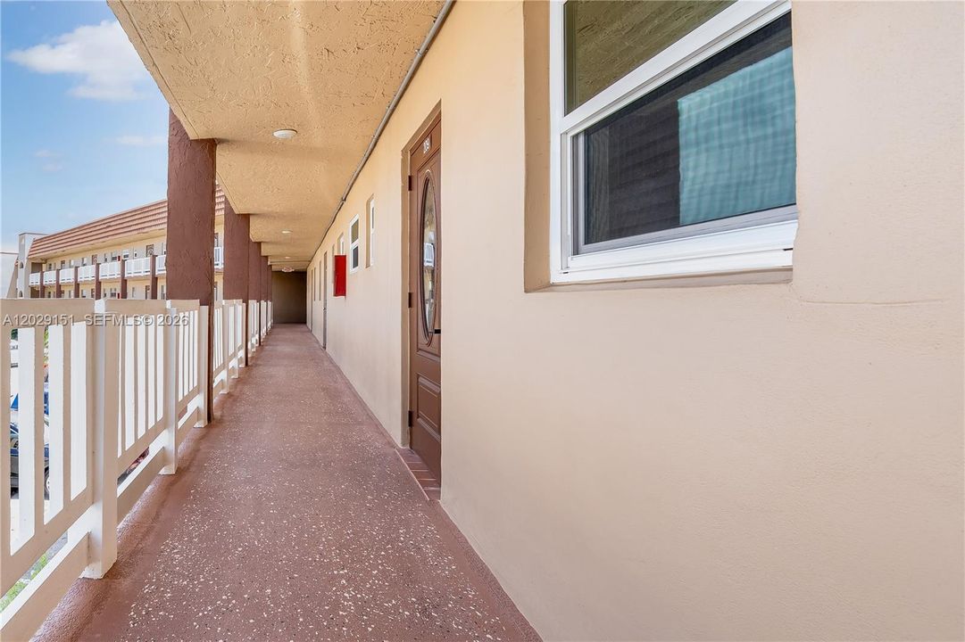 For Sale: $88,500 (1 beds, 1 baths, 750 Square Feet)