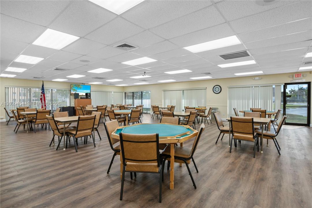 For Sale: $88,500 (1 beds, 1 baths, 750 Square Feet)