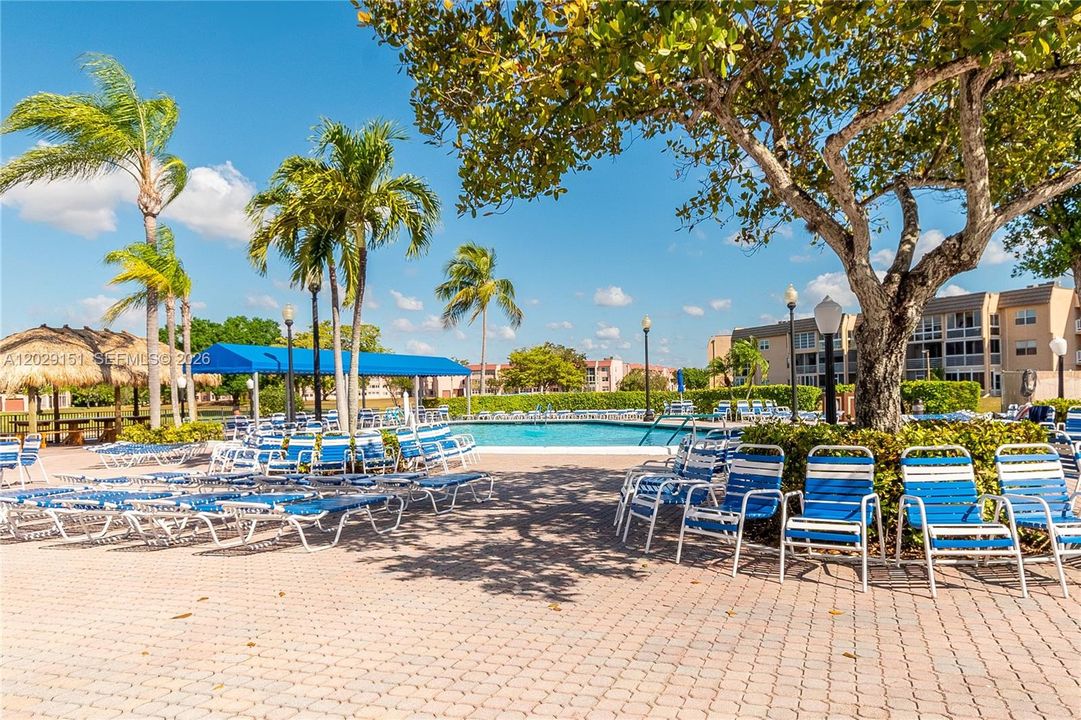 For Sale: $88,500 (1 beds, 1 baths, 750 Square Feet)