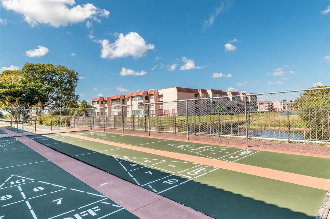For Sale: $88,500 (1 beds, 1 baths, 750 Square Feet)