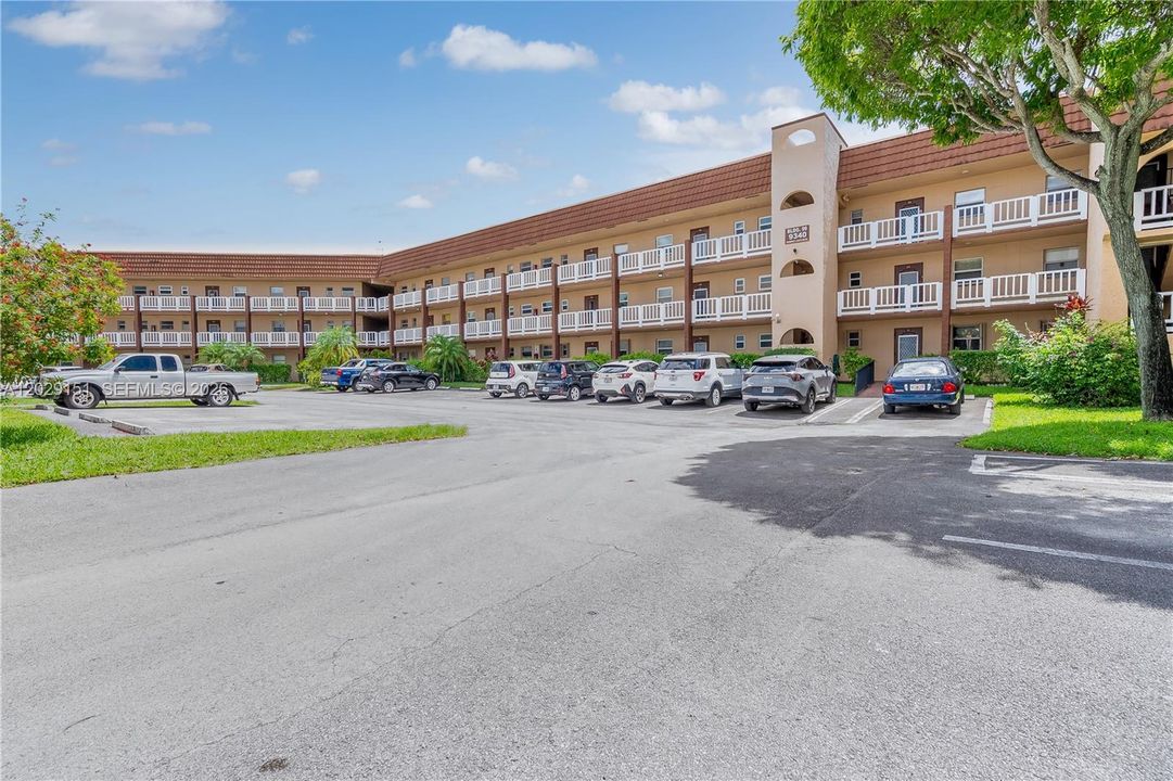 For Sale: $88,500 (1 beds, 1 baths, 750 Square Feet)
