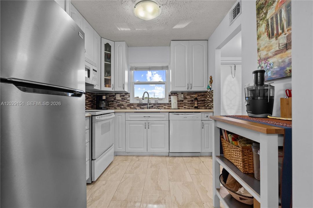 For Sale: $88,500 (1 beds, 1 baths, 750 Square Feet)
