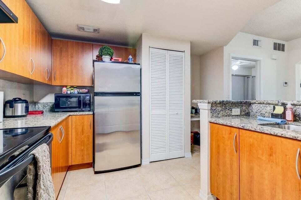 130 SW Peacock Blvd 10